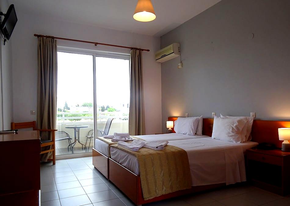 Bayside Hotel Katsaras